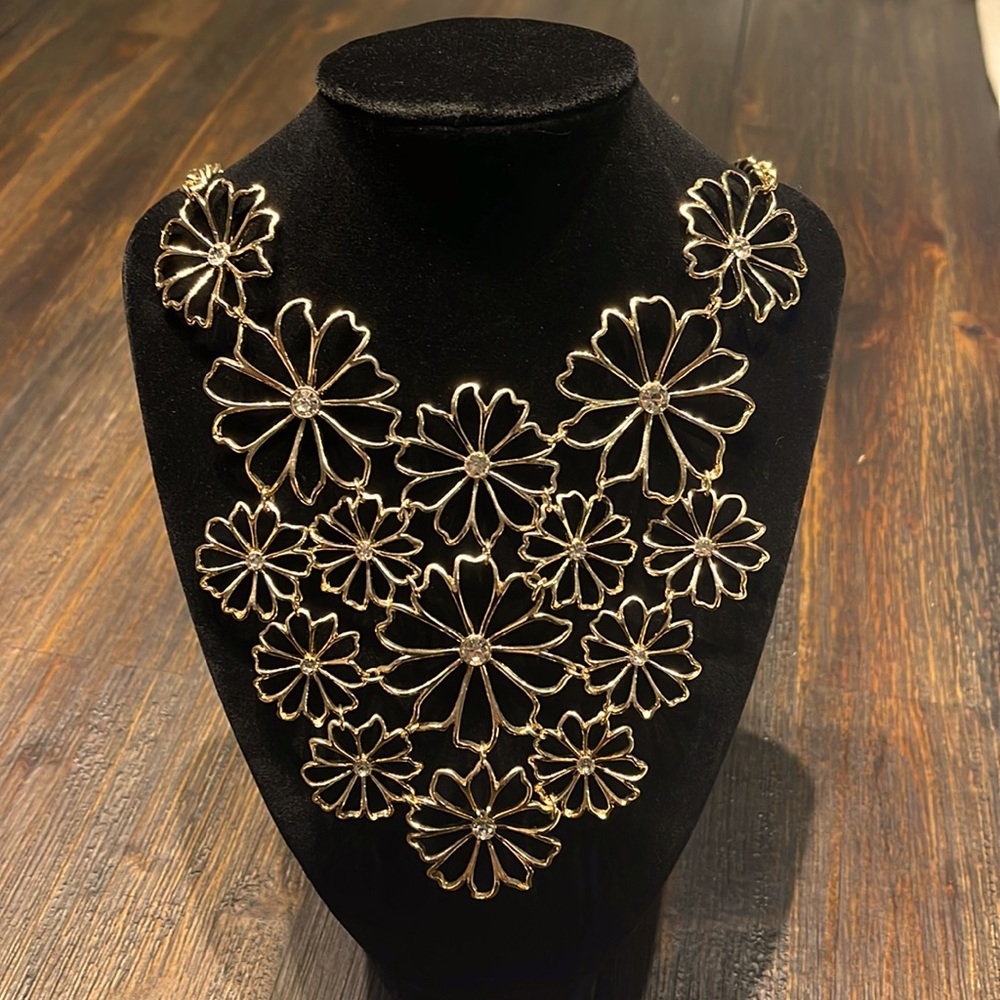 Gold color necklace, flowers with rhinestone centers